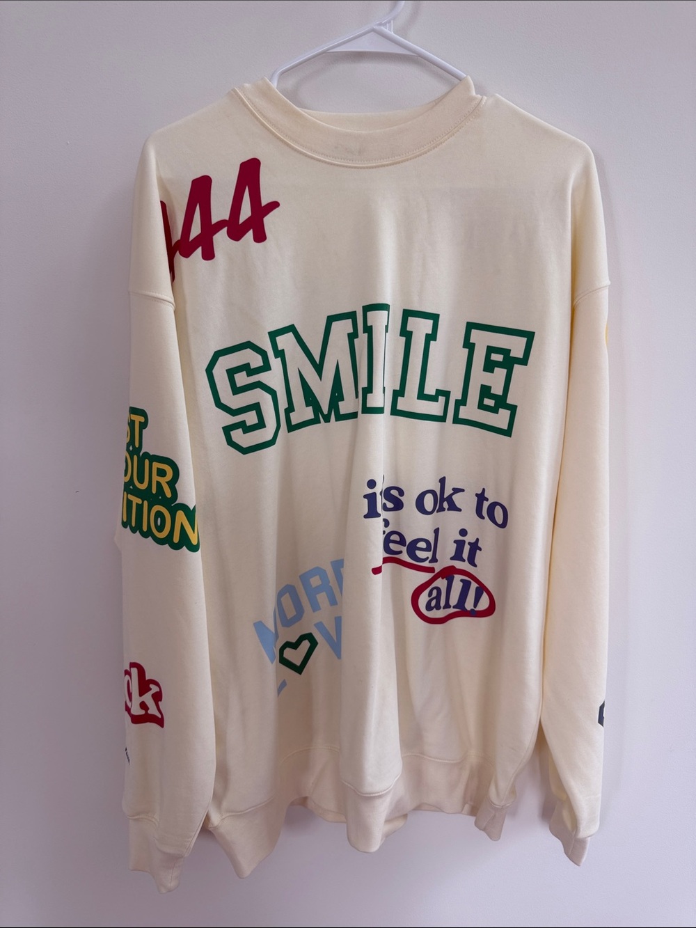 Cream Graphic 'SMILE' Crewneck Sweatshirt